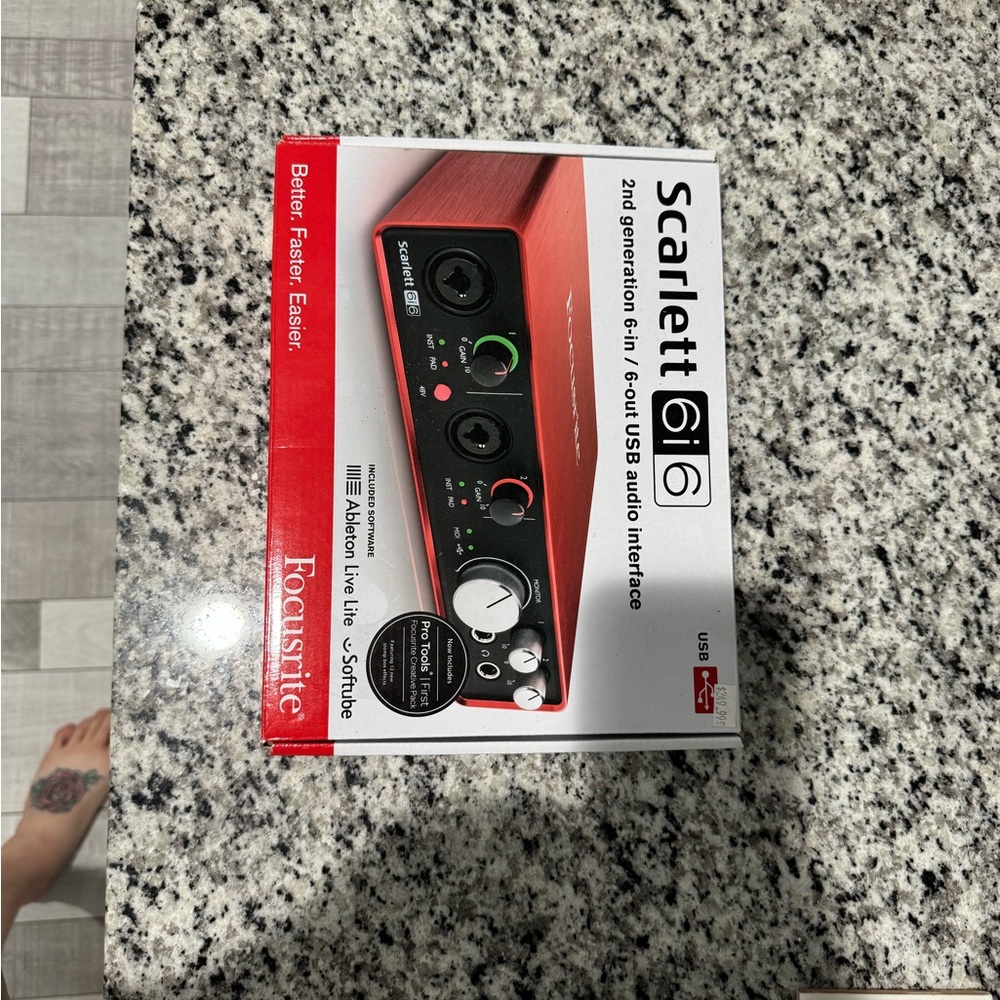 Focusrite Scarlett 6i6 Audio Interface